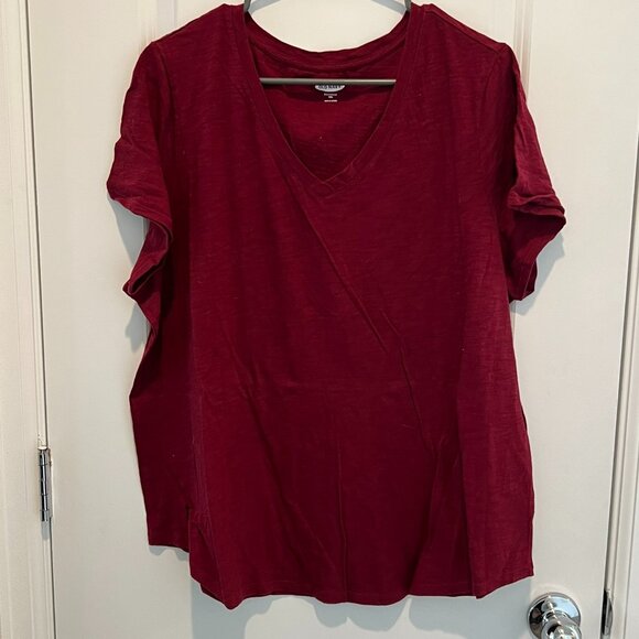 Old Navy V-Neck Tee - Picture 1 of 4
